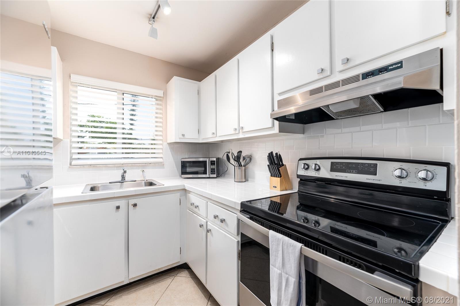 See details / 2377 sq. ft. $ 2021-05-17 0 Photo