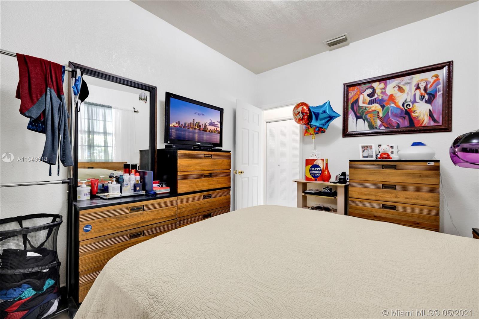 See details / 2193 sq. ft. $ 2021-05-17 0 Photo