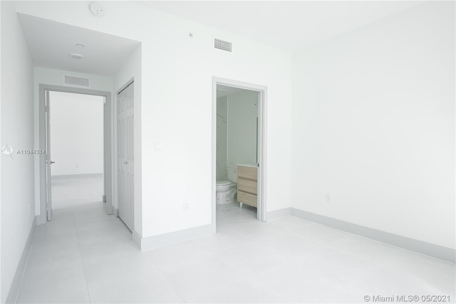 See details / sq. ft. $ 2021-06-04 0 Photo