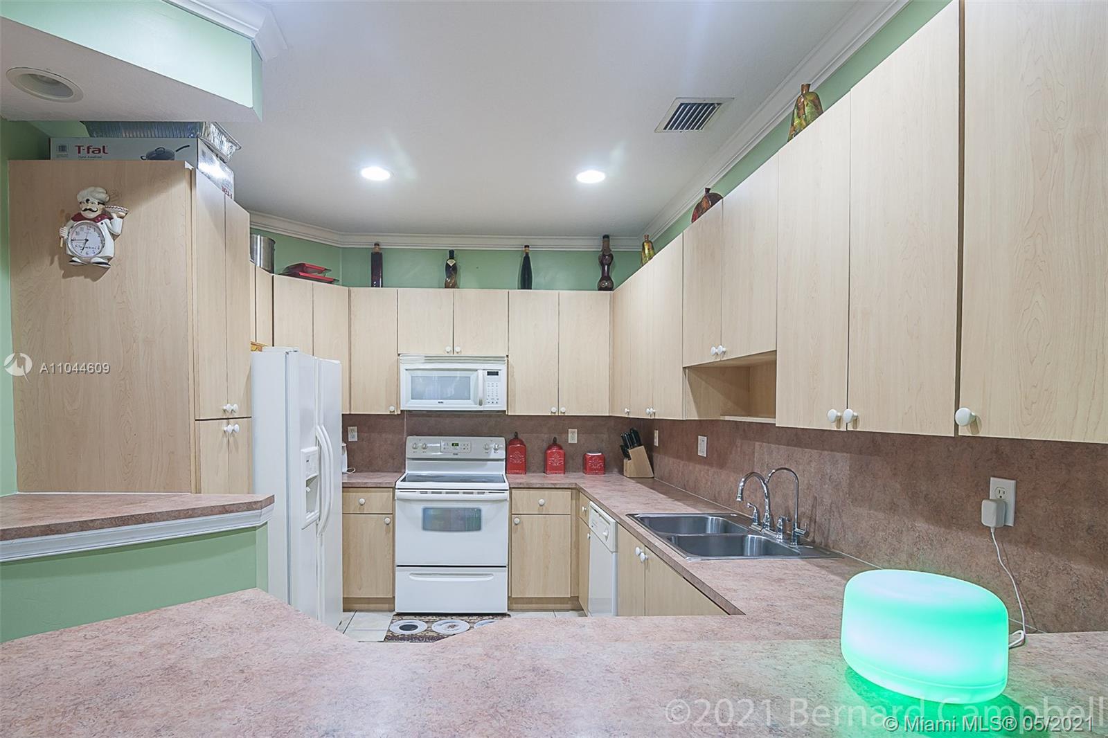 Ver detalles 3 / 2 1891 sq. ft. $ 2021-05-19 0 foto