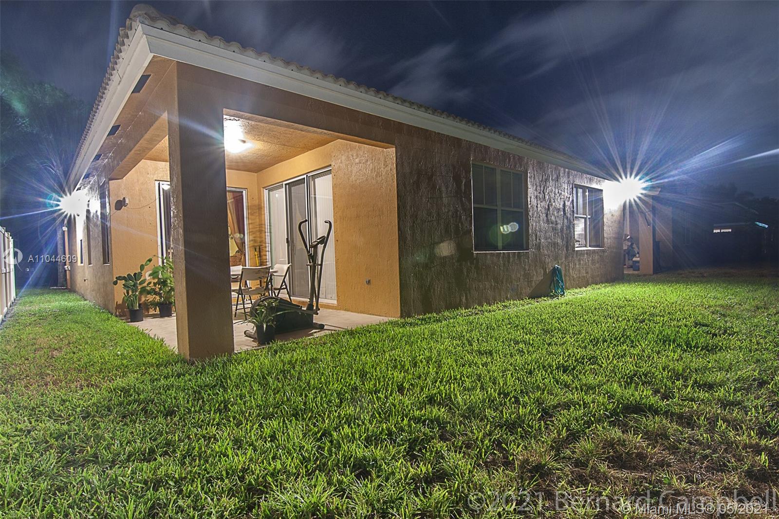 Ver detalles 3 / 2 1891 sq. ft. $ 2021-05-19 0 foto