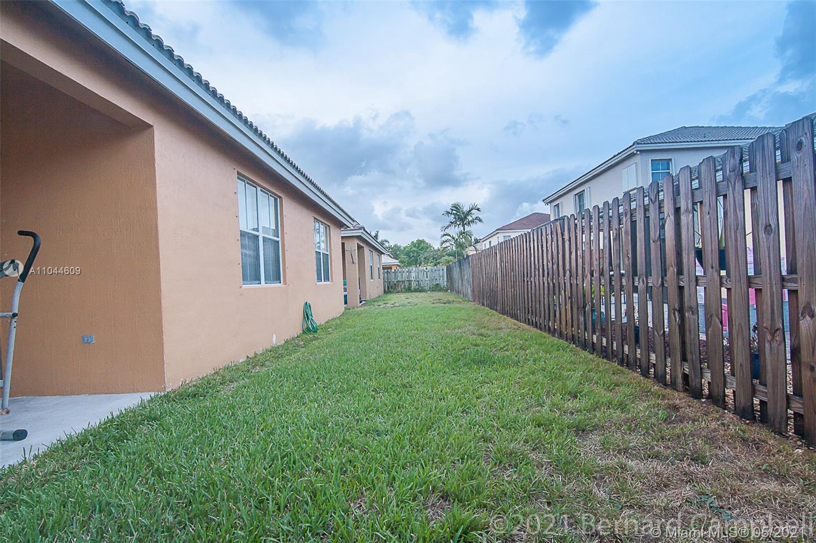 Ver detalles 3 / 2 1891 sq. ft. $ 2021-05-19 0 foto