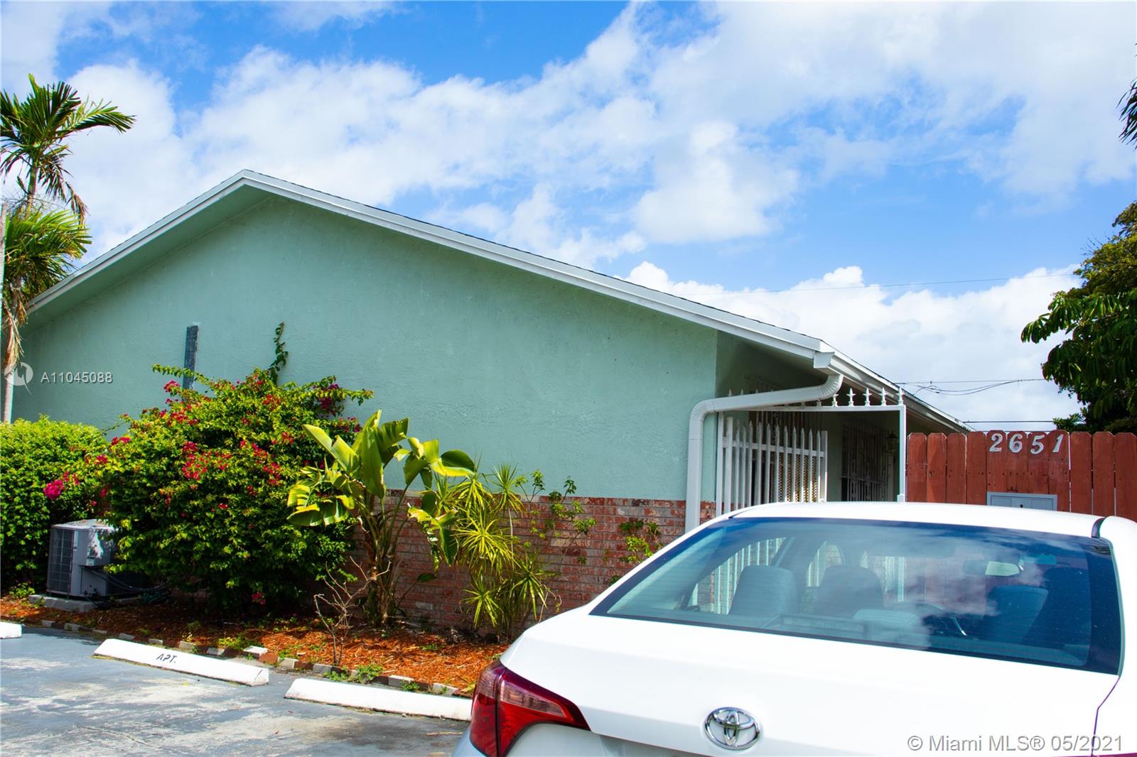 See details / 2099 sq. ft. $ 2021-05-20 0 Photo