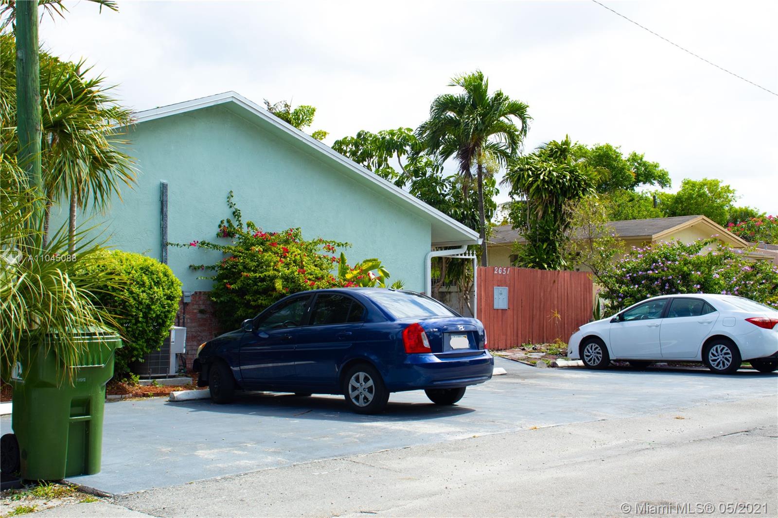 See details / 2099 sq. ft. $ 2021-05-20 0 Photo
