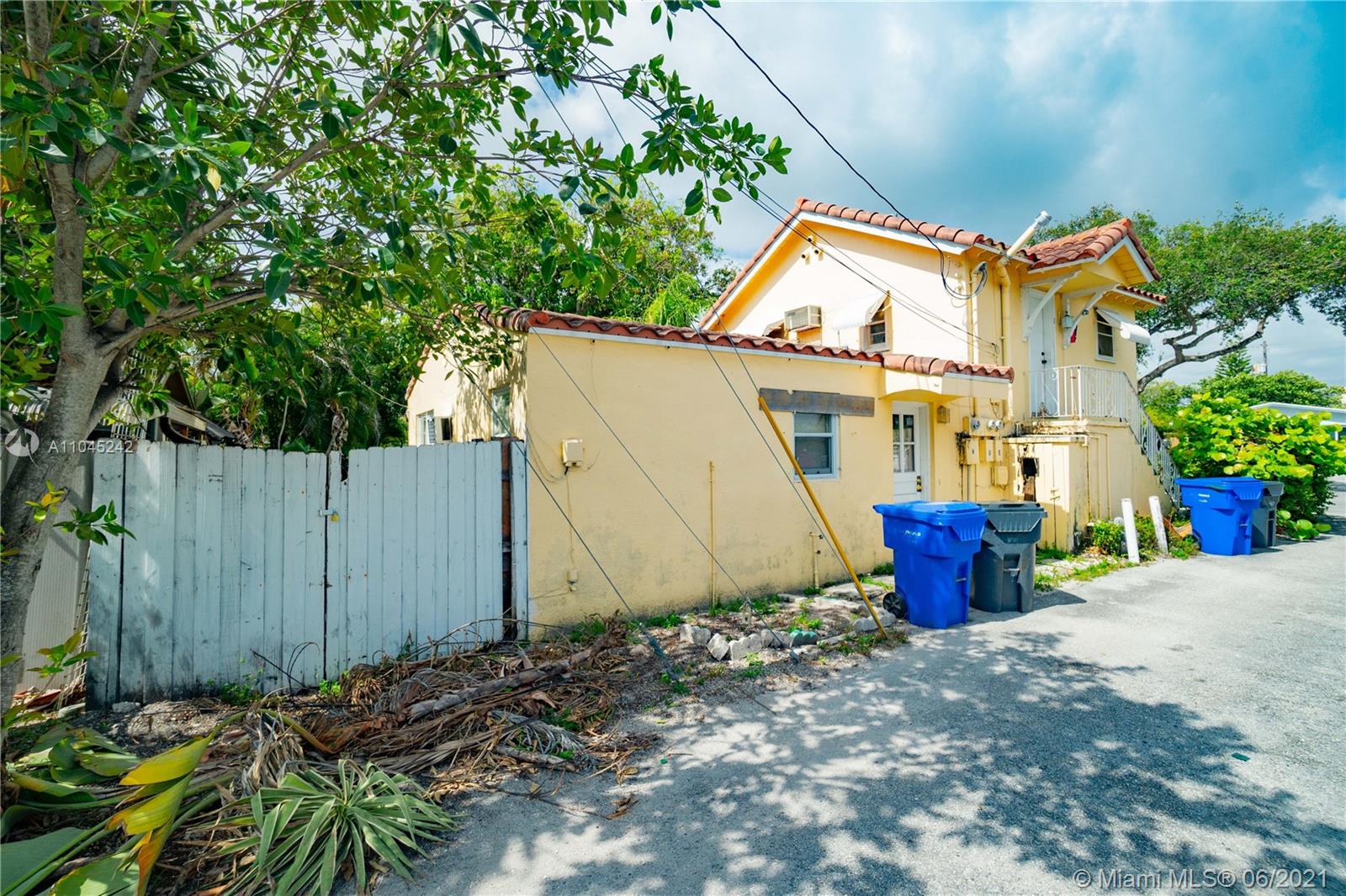 See details / 1291 sq. ft. $ 2021-06-15 0 Photo