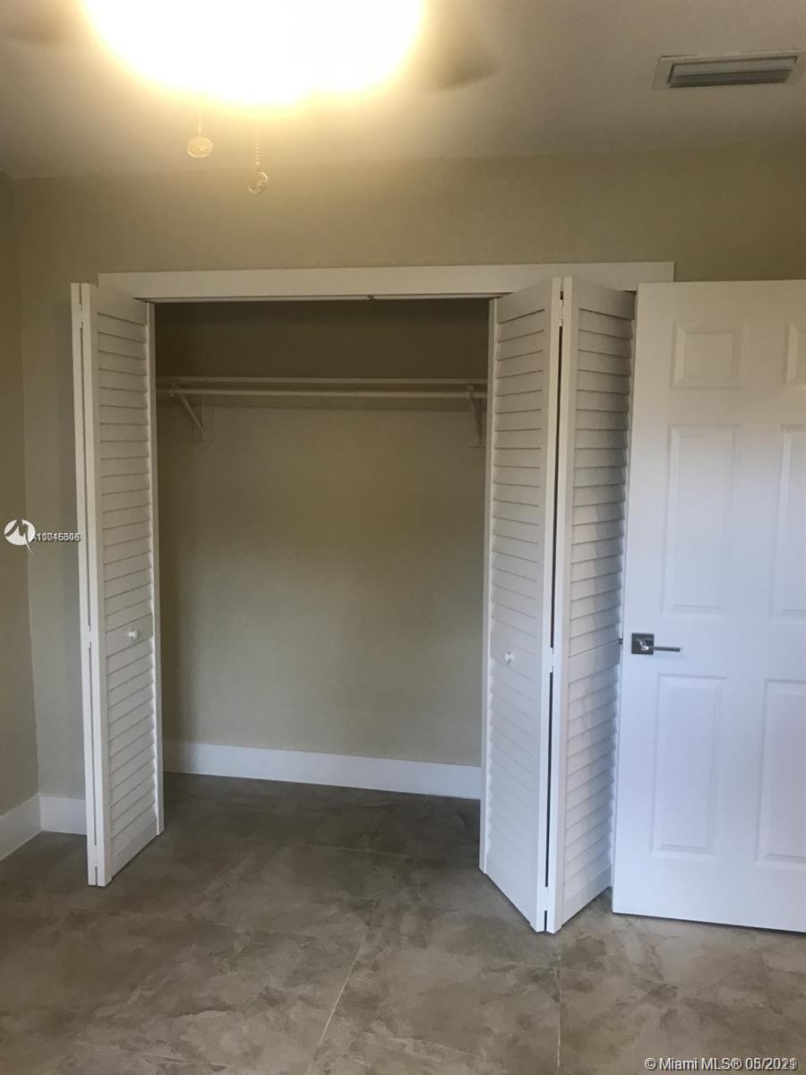 See details / 2313 sq. ft. $ 2021-05-20 0 Photo