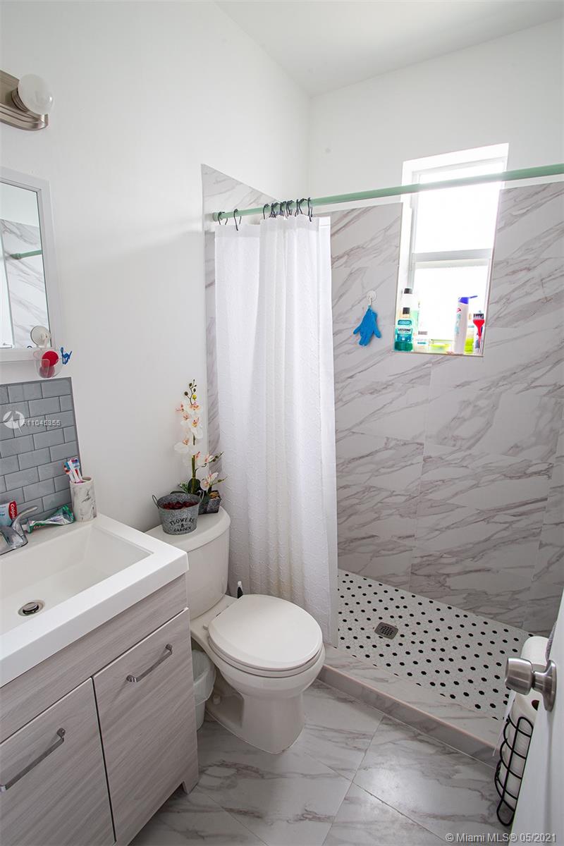 See details / 2003 sq. ft. $ 2021-06-01 0 Photo