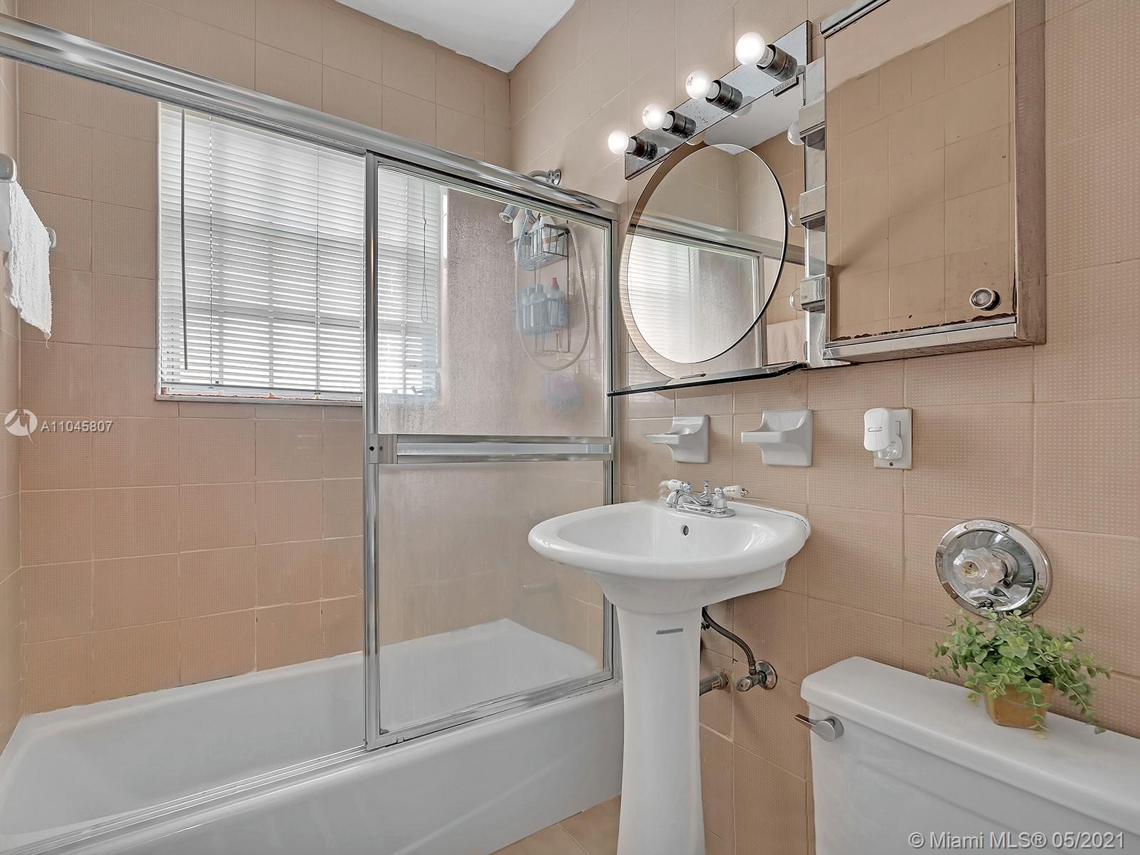 See details / 1575 sq. ft. $ 2021-06-02 0 Photo