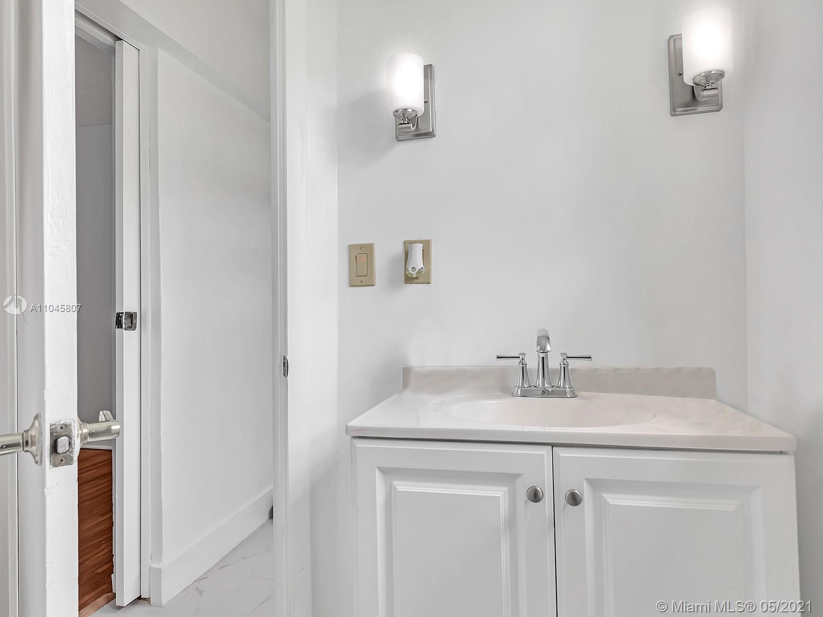 See details / 1575 sq. ft. $ 2021-06-02 0 Photo
