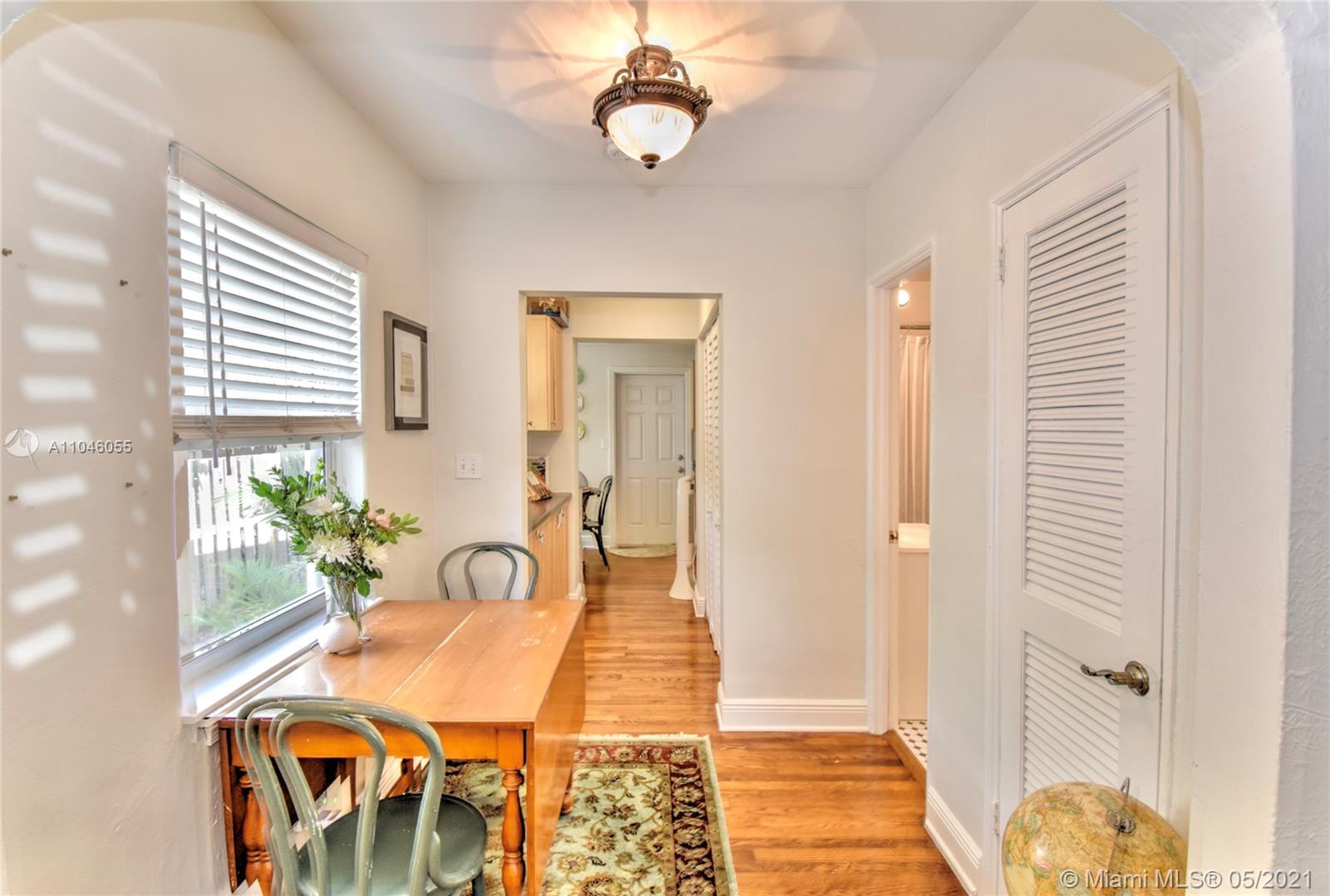 See details / 2402 sq. ft. $ 2021-05-21 0 Photo