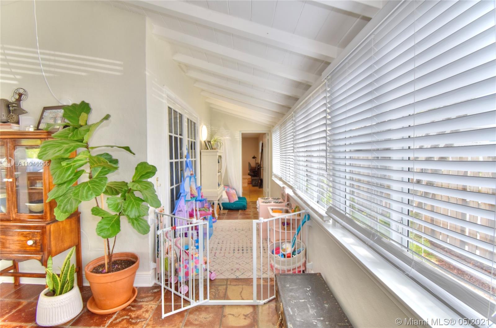 See details / 2402 sq. ft. $ 2021-05-21 0 Photo