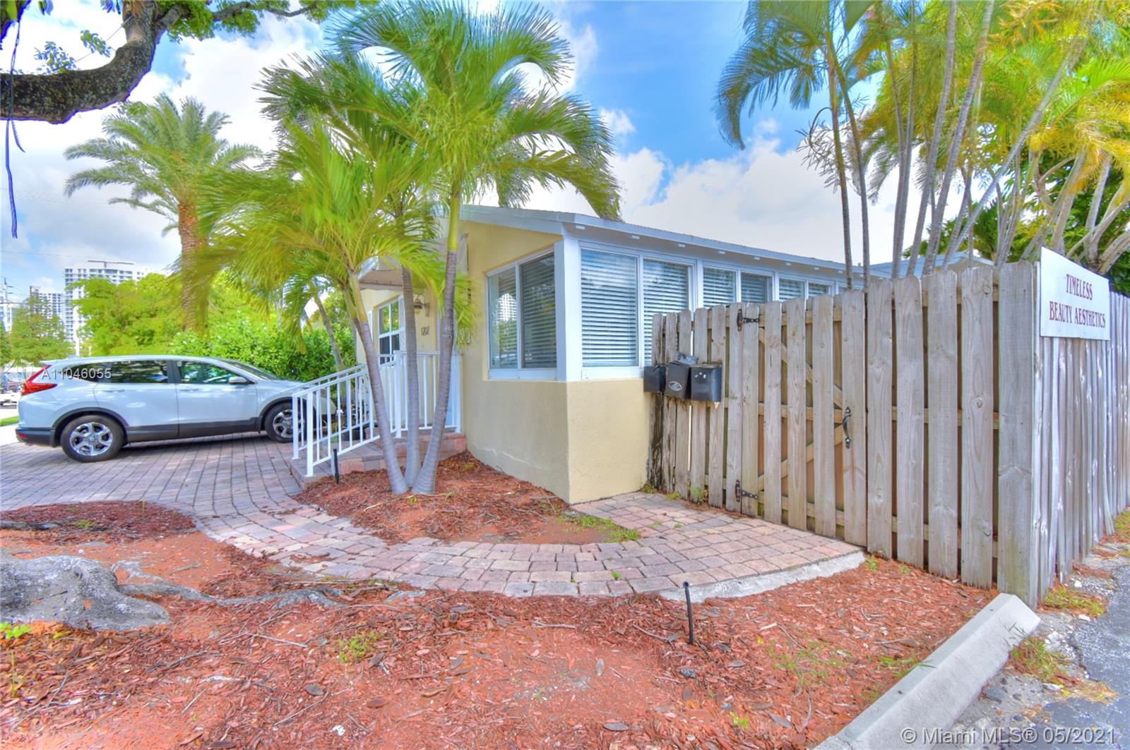 See details / 2402 sq. ft. $ 2021-05-21 0 Photo