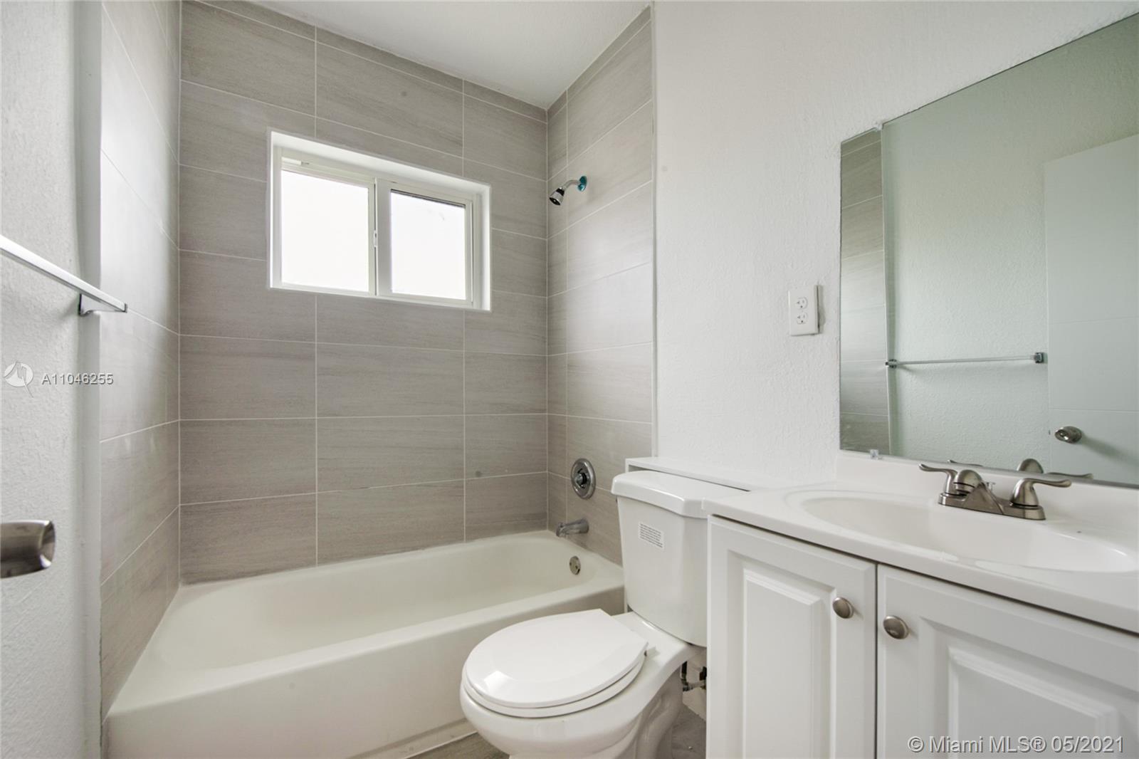 See details / 2402 sq. ft. $ 2021-05-22 0 Photo