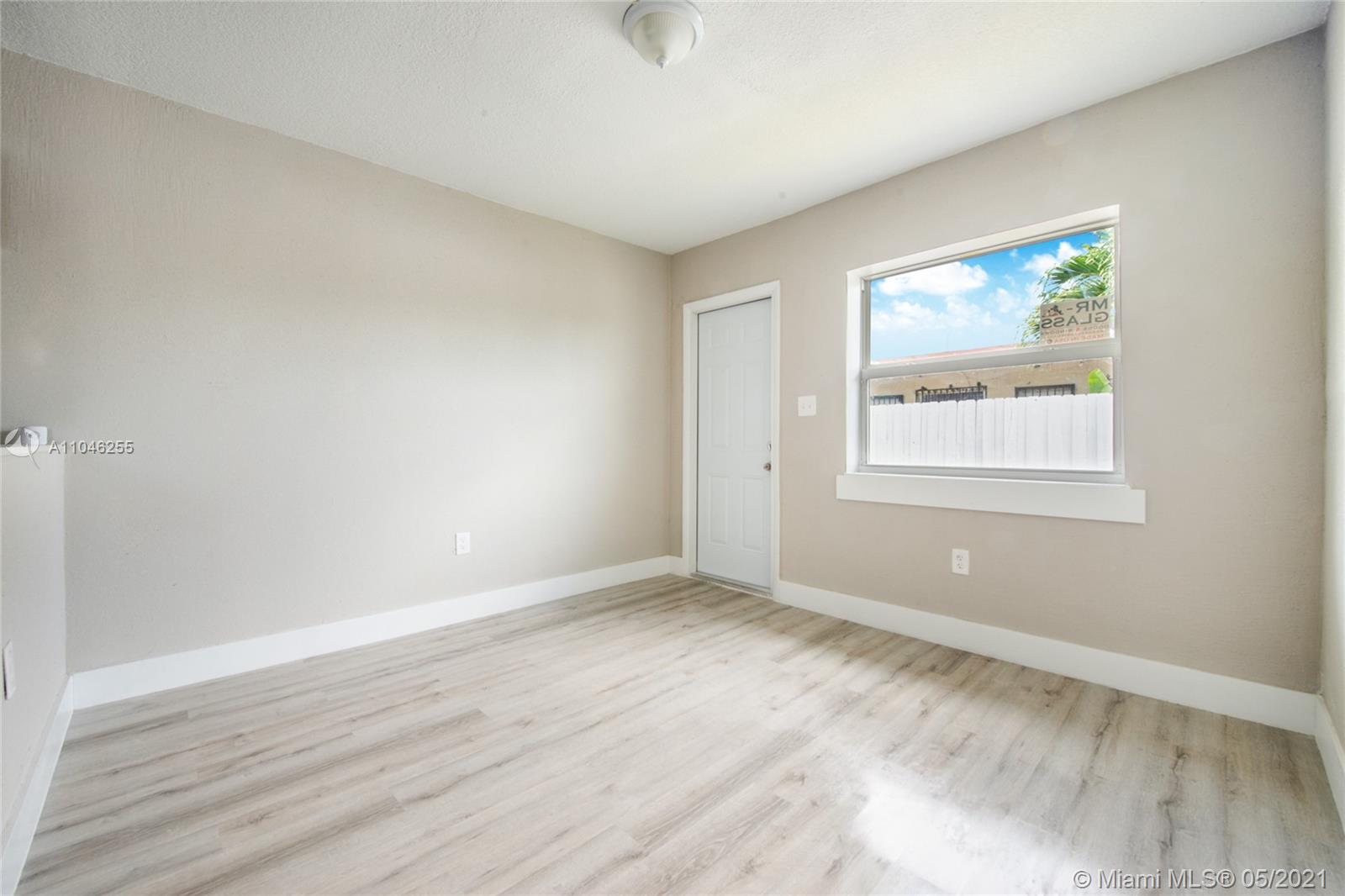 See details / 2402 sq. ft. $ 2021-05-22 0 Photo