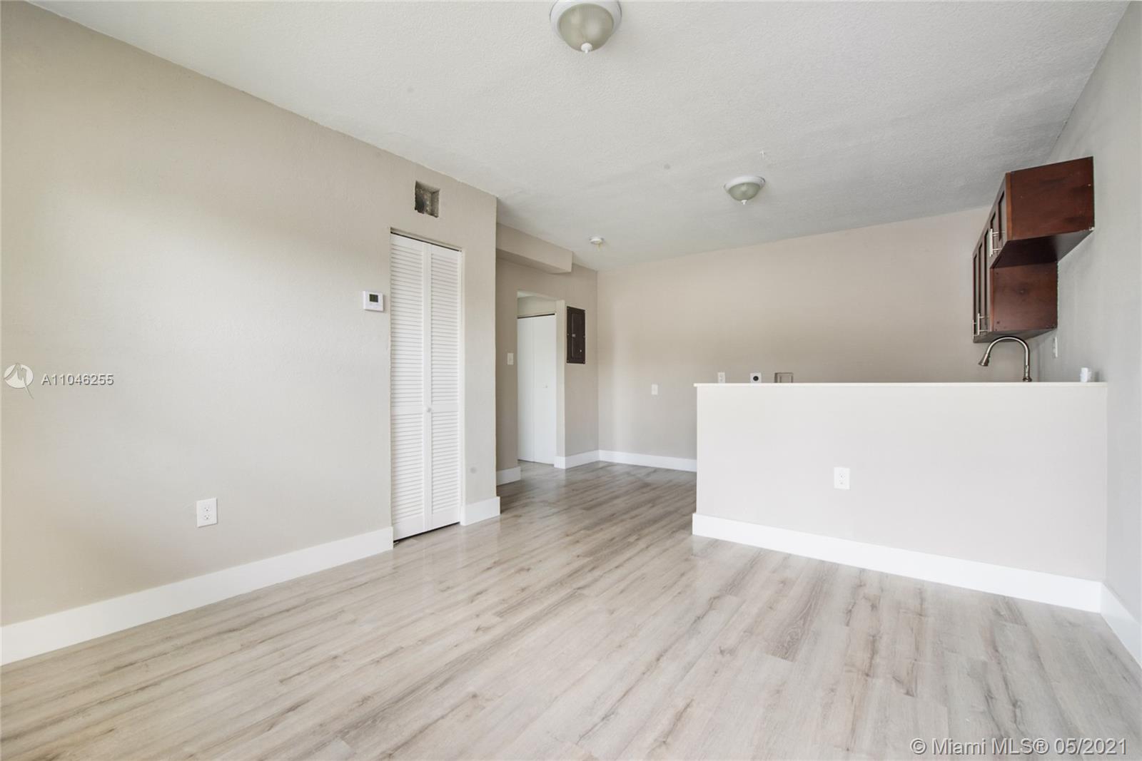 See details / 2402 sq. ft. $ 2021-05-22 0 Photo