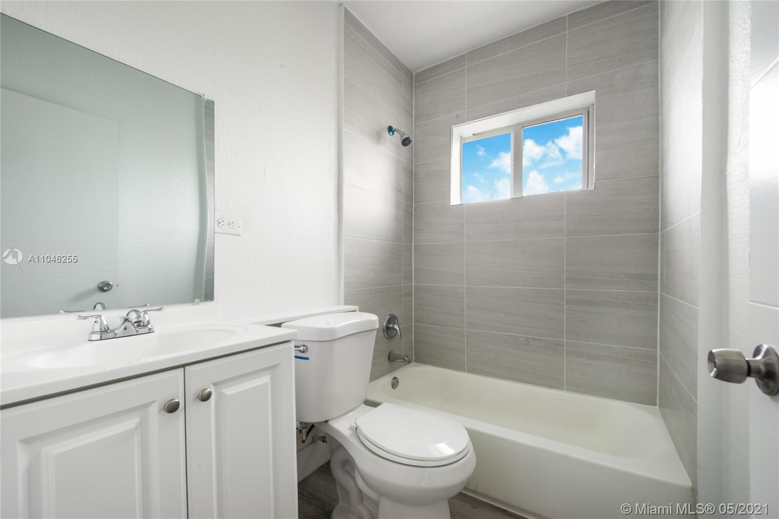 See details / 2402 sq. ft. $ 2021-05-22 0 Photo