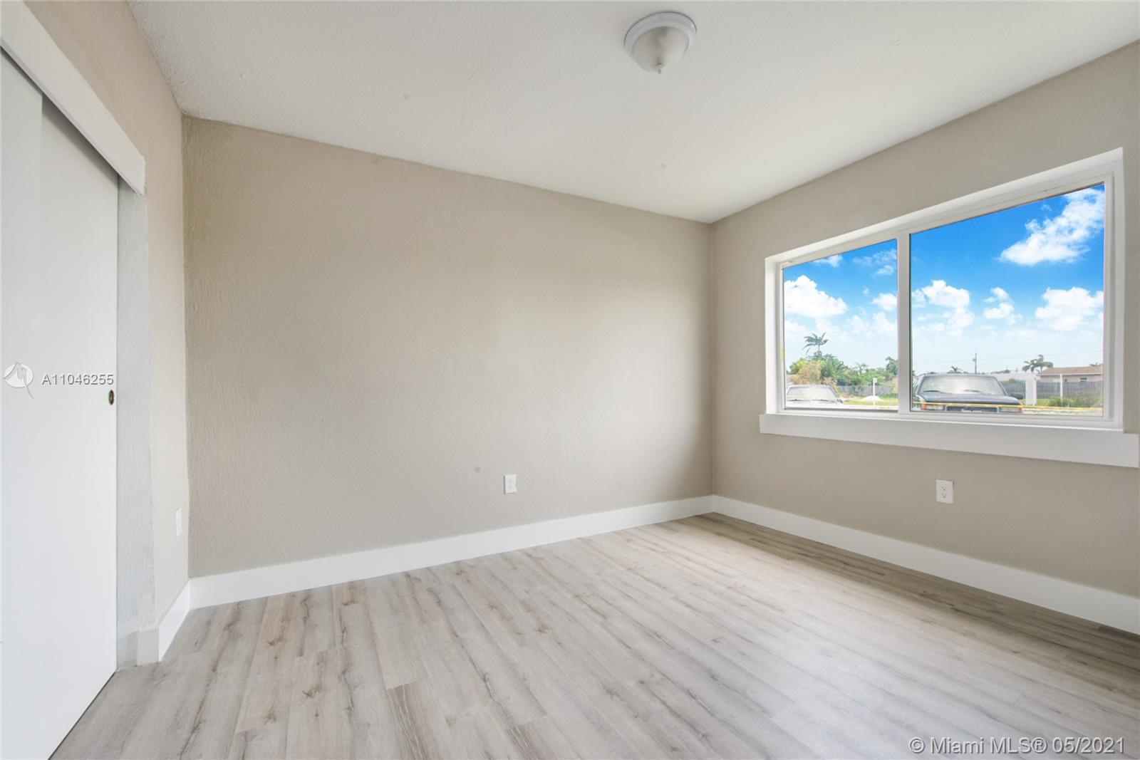 See details / 2402 sq. ft. $ 2021-05-22 0 Photo