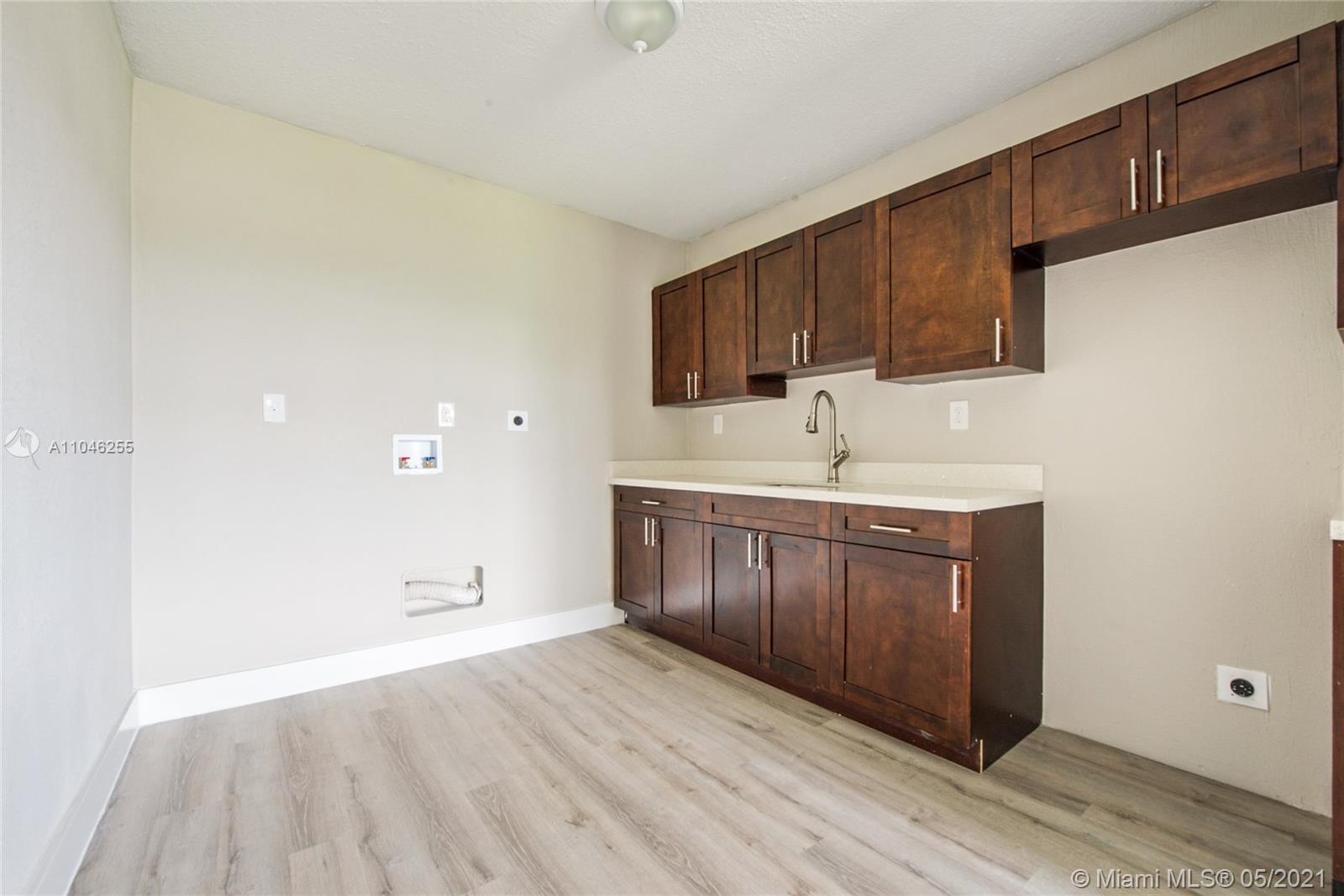 See details / 2402 sq. ft. $ 2021-05-22 0 Photo