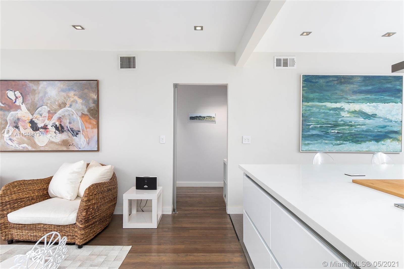 See details / 970 sq. ft. $ 2021-05-24 0 Photo