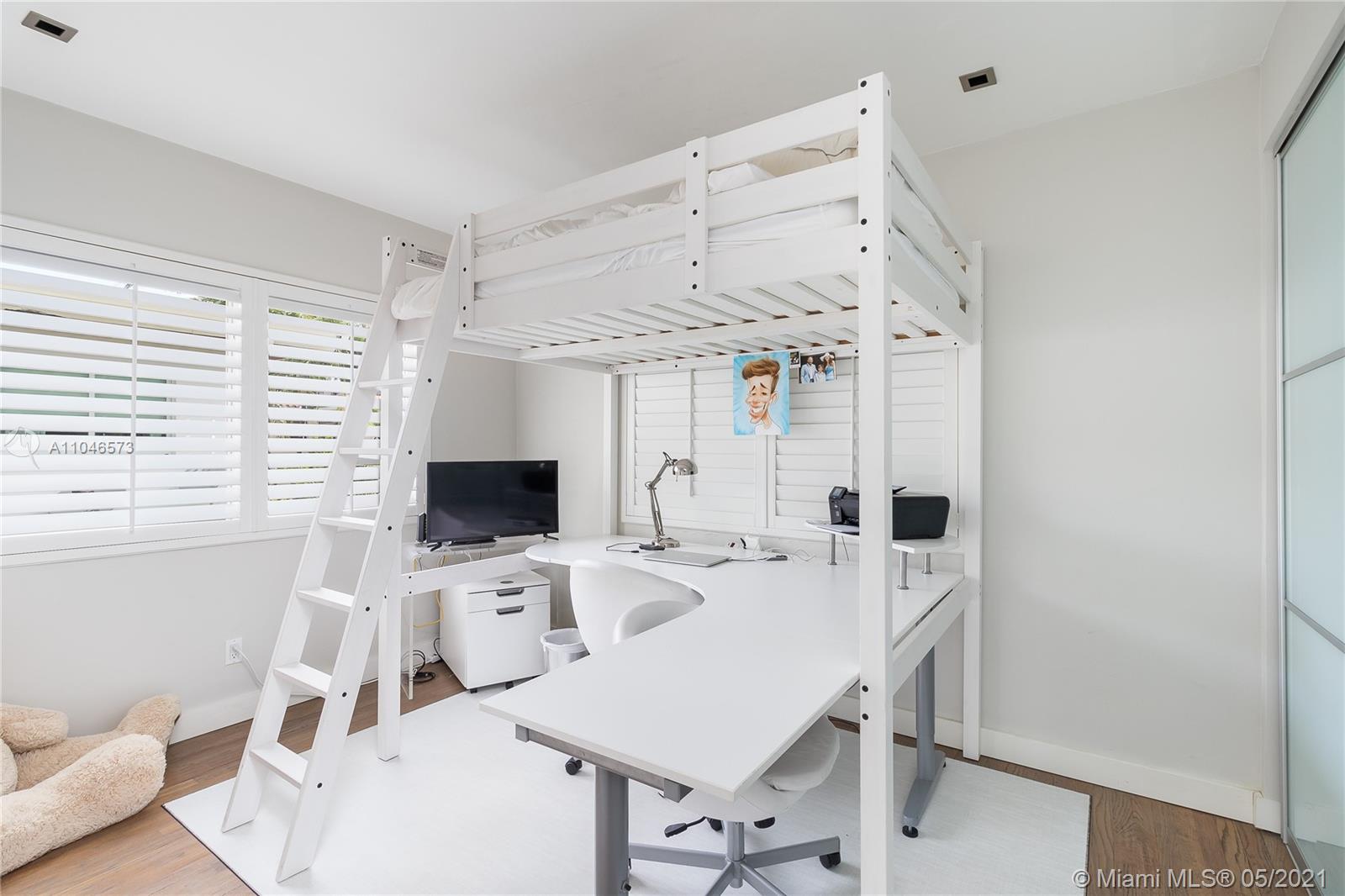 See details / 970 sq. ft. $ 2021-05-24 0 Photo