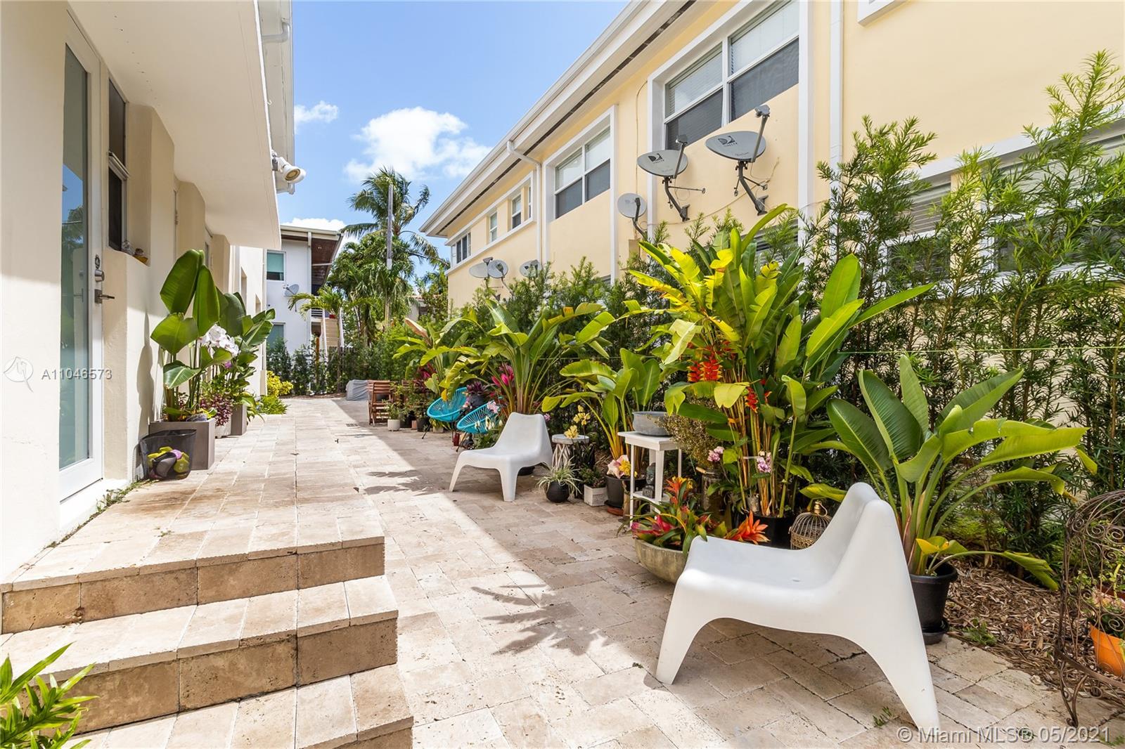 See details / 970 sq. ft. $ 2021-05-24 0 Photo