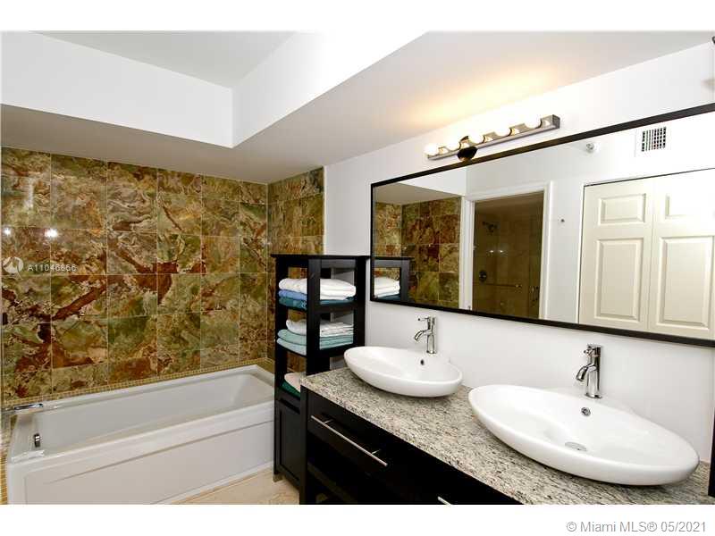Photo of 3500 MYSTIC POINTE DR #3202, Aventura, Florida, 33180 - Living Room