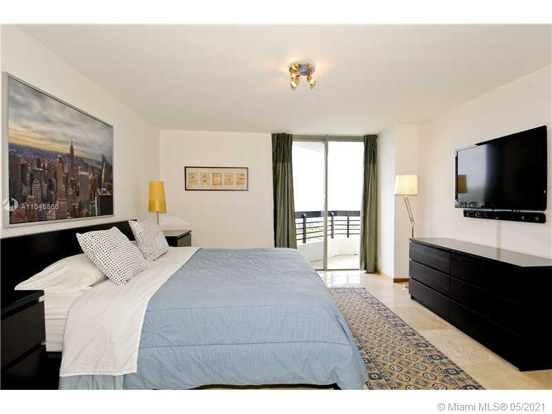 Photo of 3500 MYSTIC POINTE DR #3202, Aventura, Florida, 33180 - View