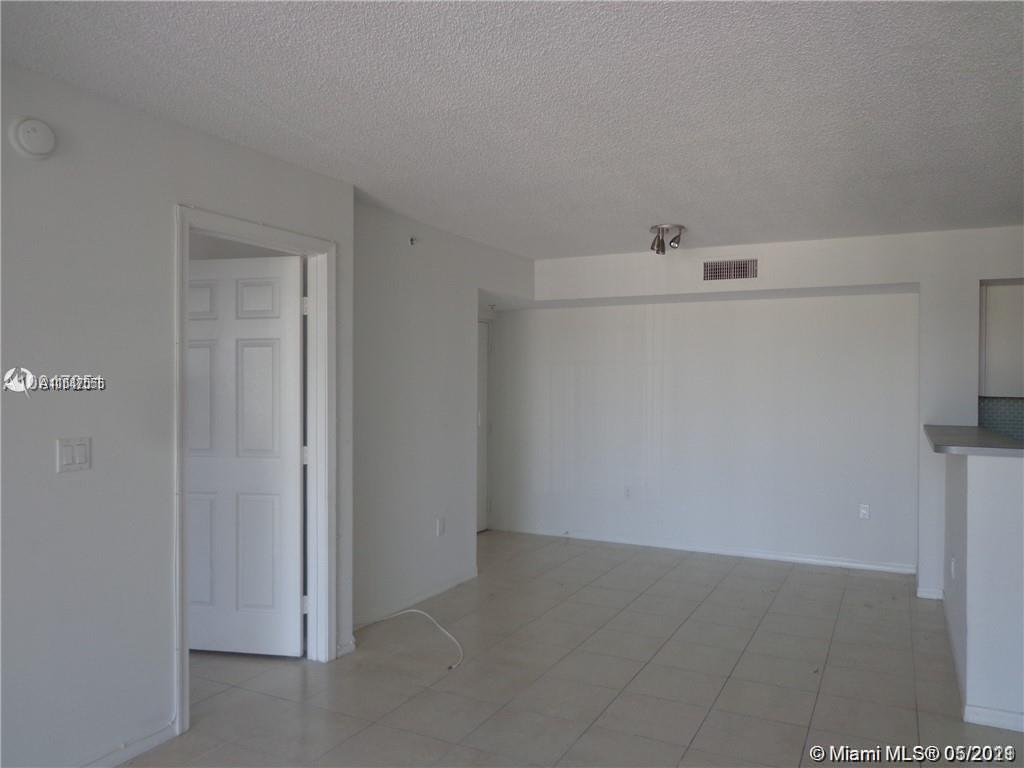 See details / 1425 sq. ft. $ 2021-06-04 0 Photo