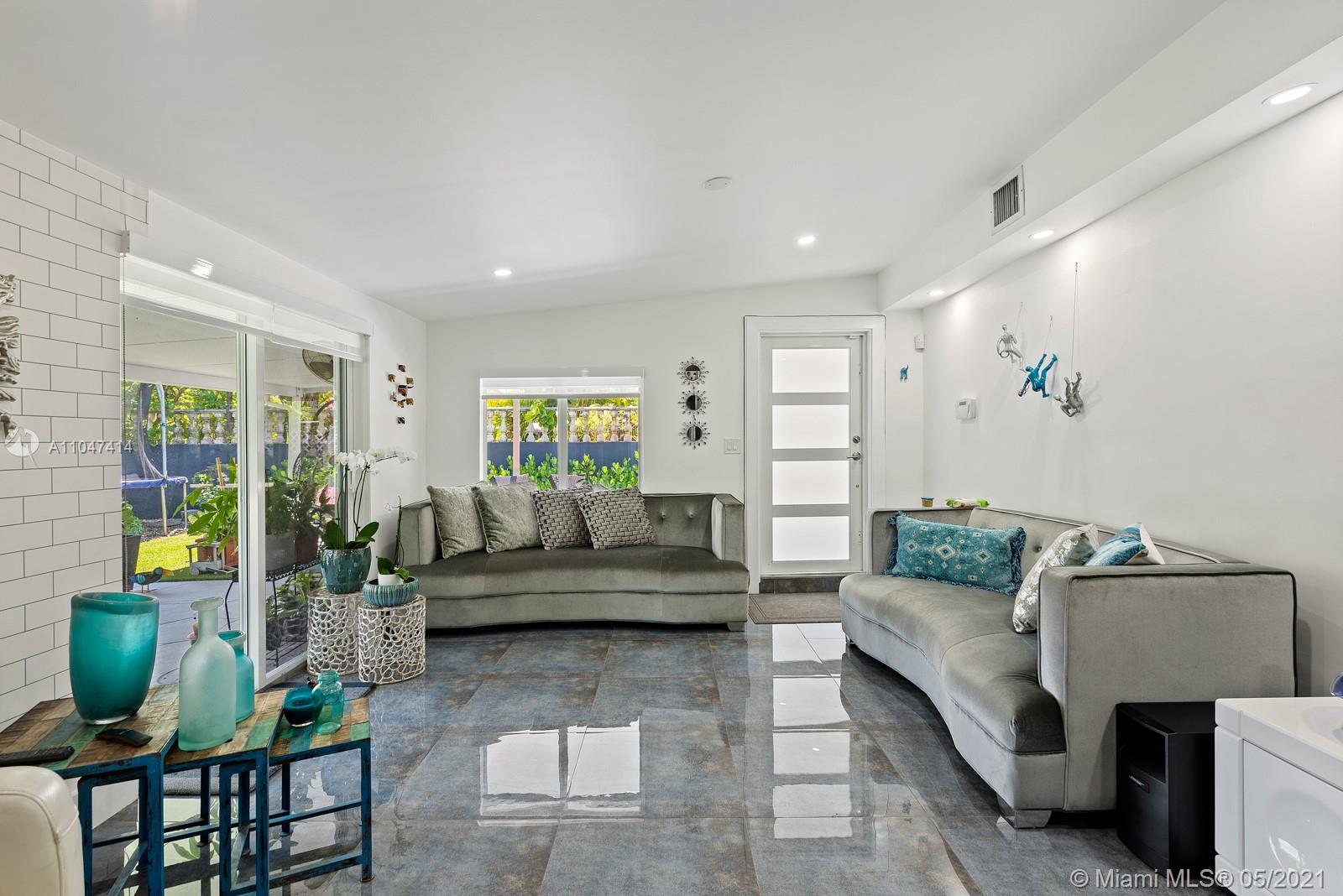 See details / 2745 sq. ft. $ 2021-05-25 0 Photo