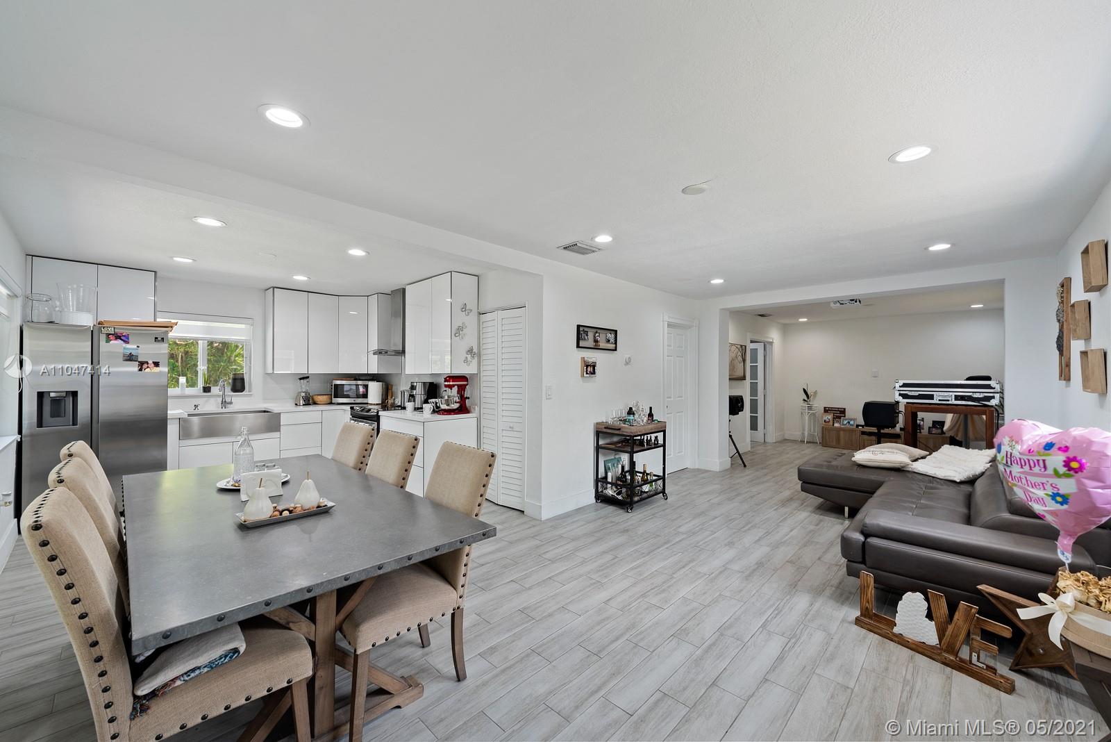See details / 2745 sq. ft. $ 2021-05-25 0 Photo
