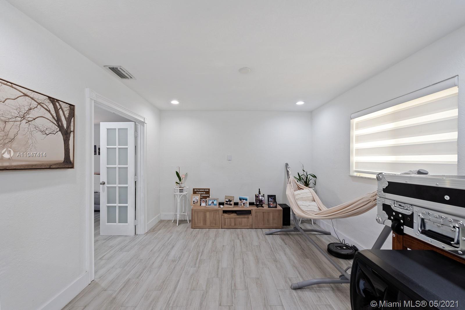 See details / 2745 sq. ft. $ 2021-05-25 0 Photo