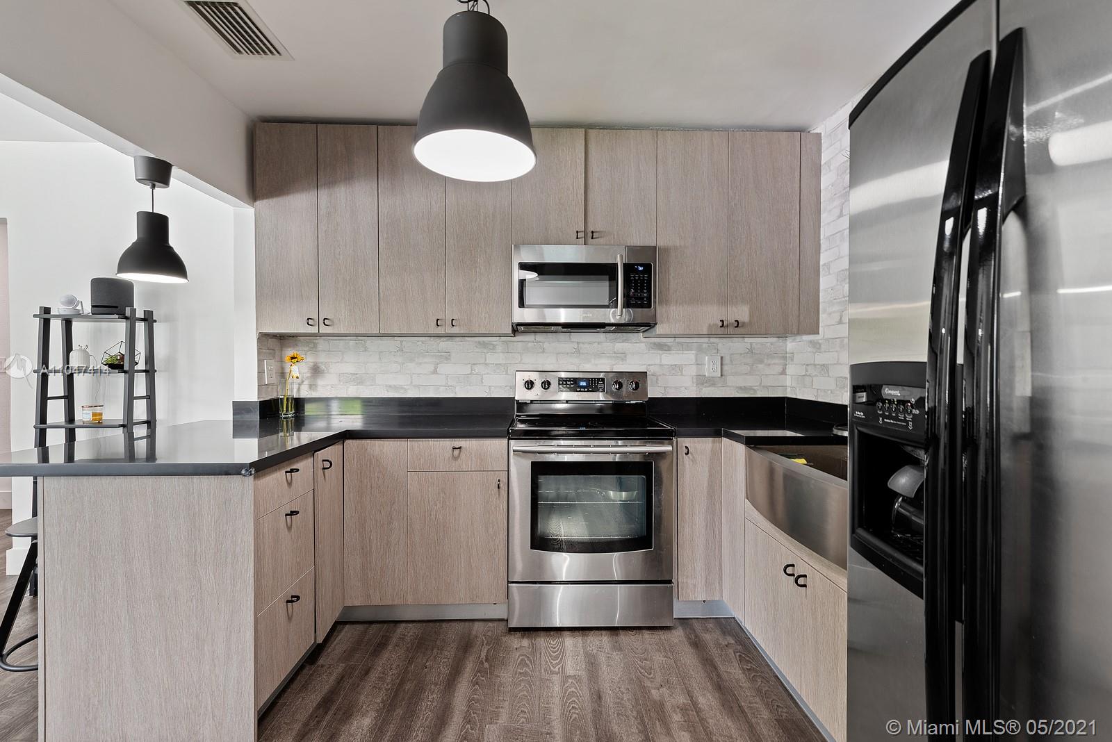 See details / 2745 sq. ft. $ 2021-05-25 0 Photo