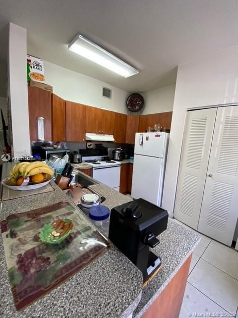 See details / 2240 sq. ft. $ 2021-05-25 0 Photo
