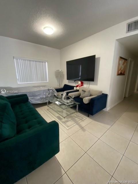 See details / 2240 sq. ft. $ 2021-05-25 0 Photo