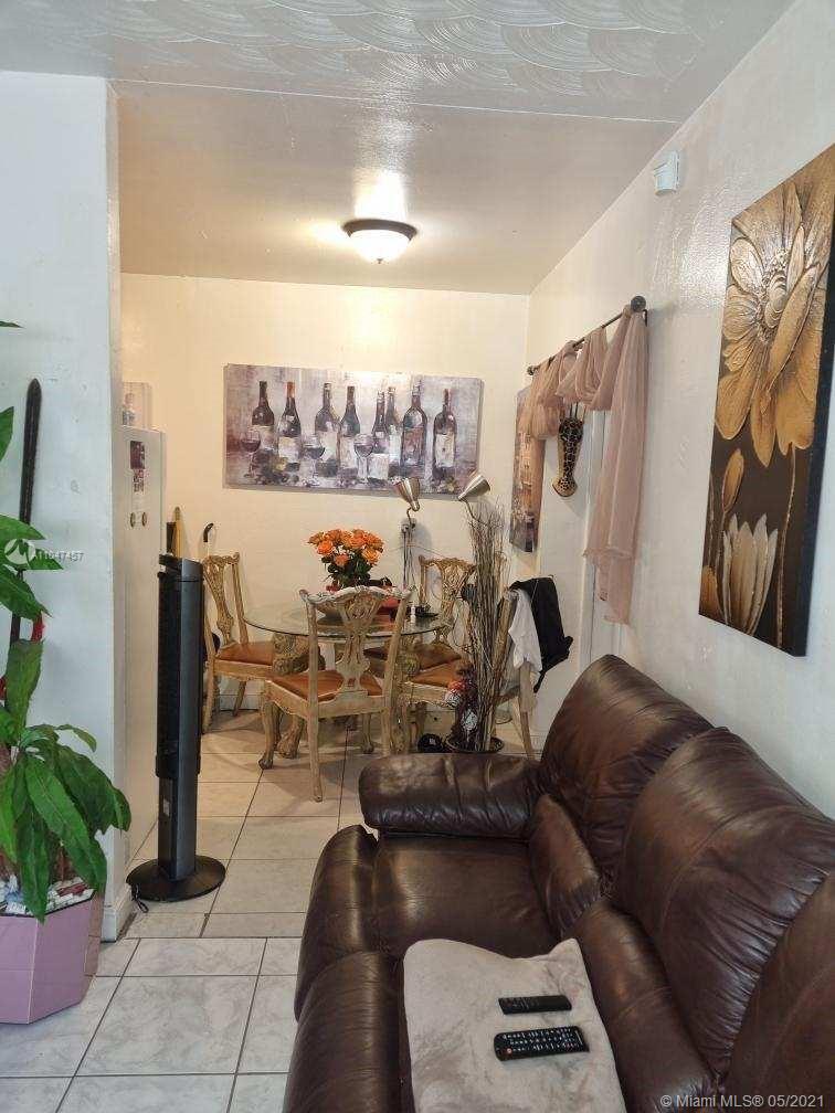 See details / 2112 sq. ft. $ 2021-05-25 0 Photo