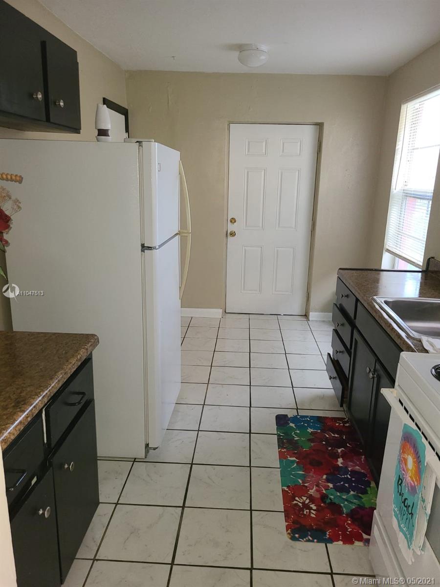 See details / 1352 sq. ft. $ 2021-05-25 0 Photo