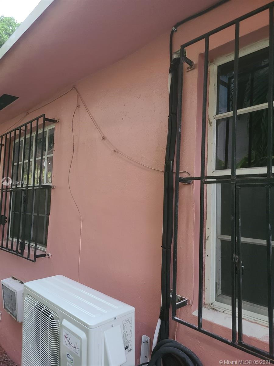 See details / 1352 sq. ft. $ 2021-05-25 0 Photo