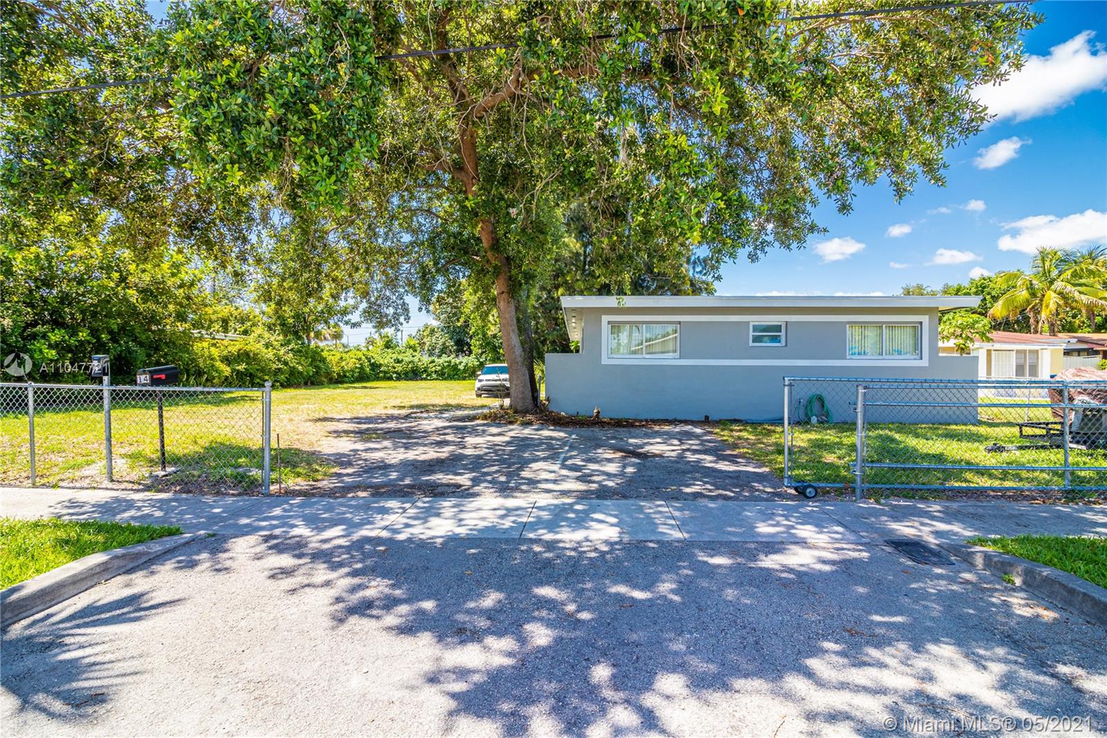 See details / 1560 sq. ft. $ 2021-05-25 0 Photo