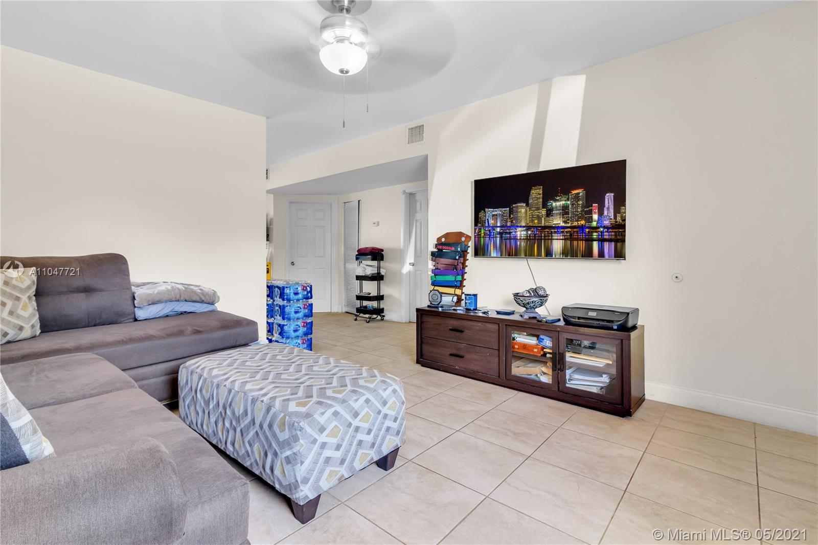 See details / 1560 sq. ft. $ 2021-05-25 0 Photo