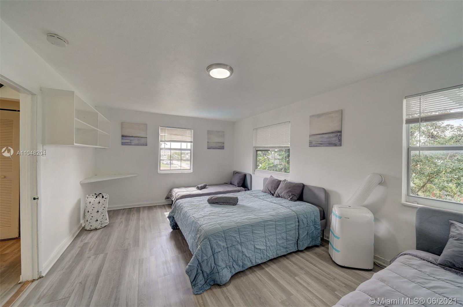 See details / 2922 sq. ft. $ 2021-05-26 0 Photo