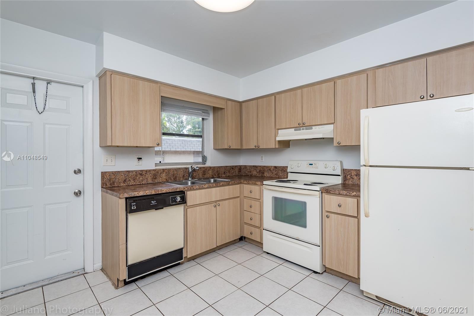 See details / 1818 sq. ft. $ 2021-05-27 0 Photo