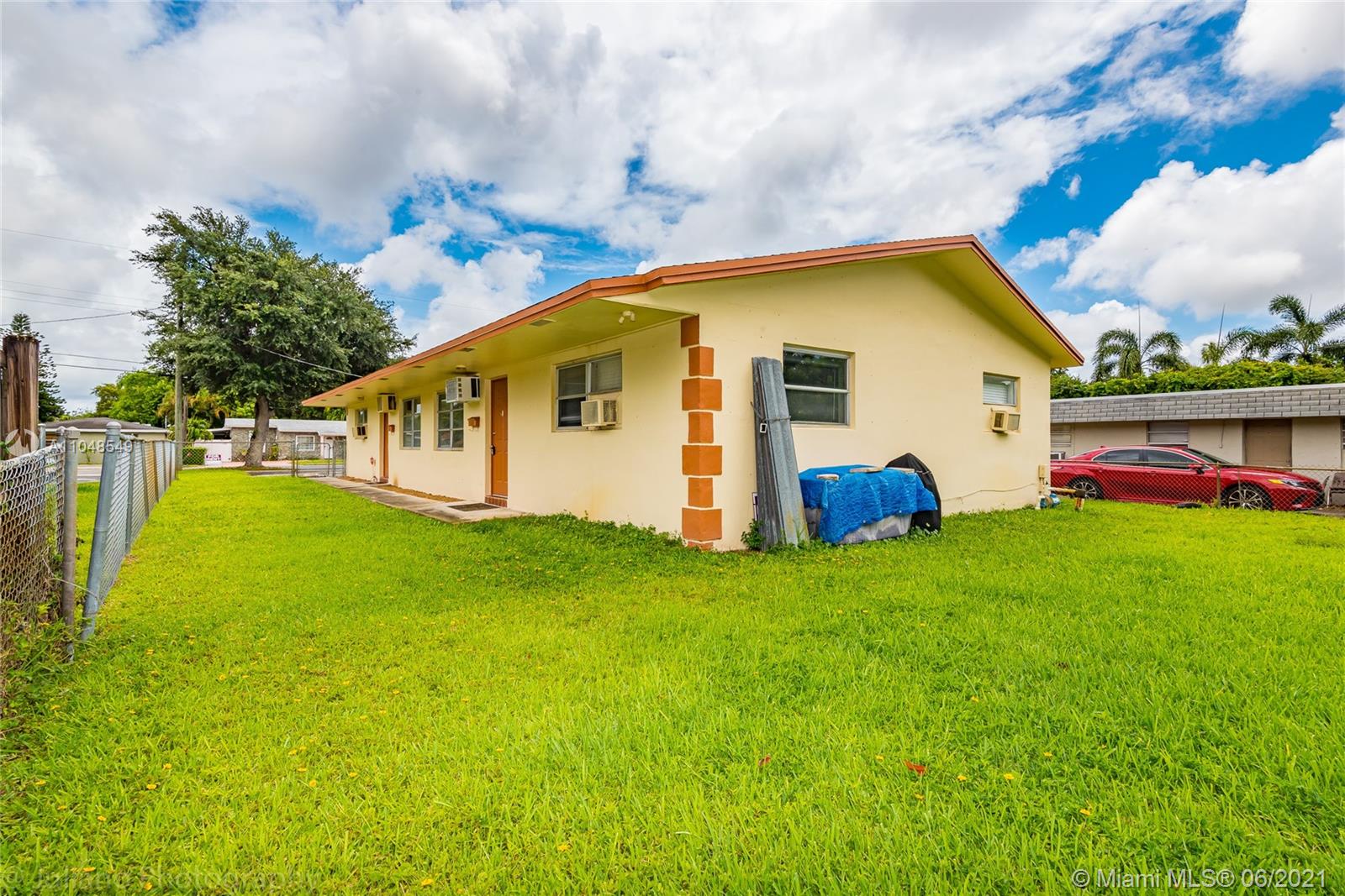 See details / 1818 sq. ft. $ 2021-05-27 0 Photo