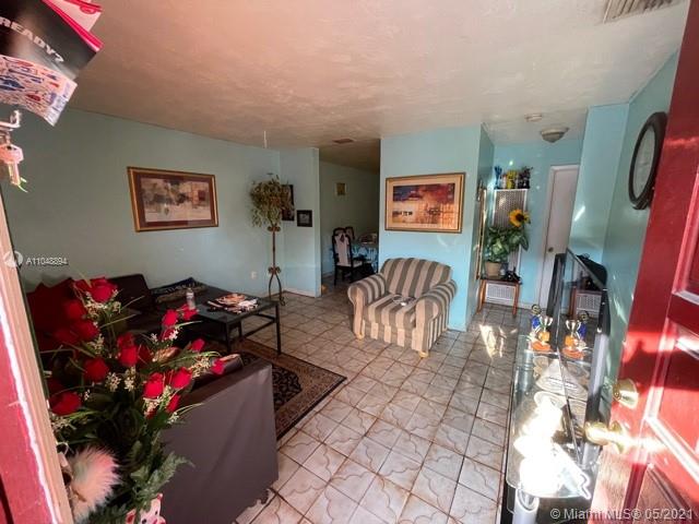 See details / 1450 sq. ft. $ 2021-05-27 0 Photo