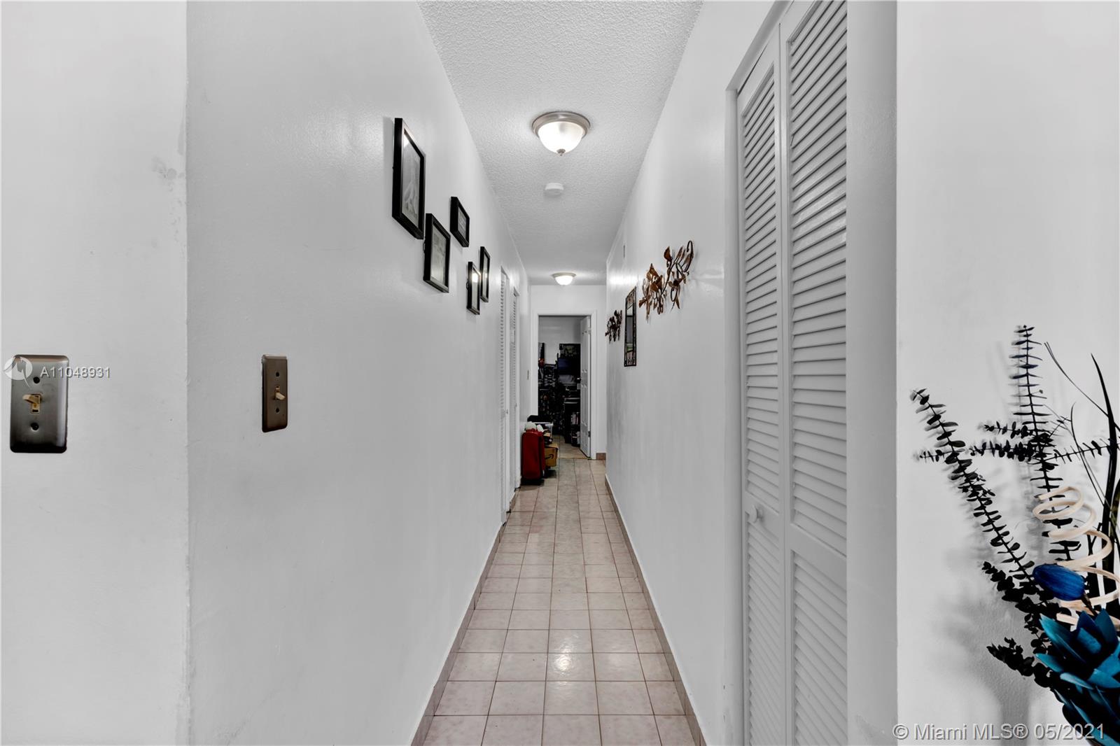 See details / 2717 sq. ft. $ 2021-05-28 0 Photo