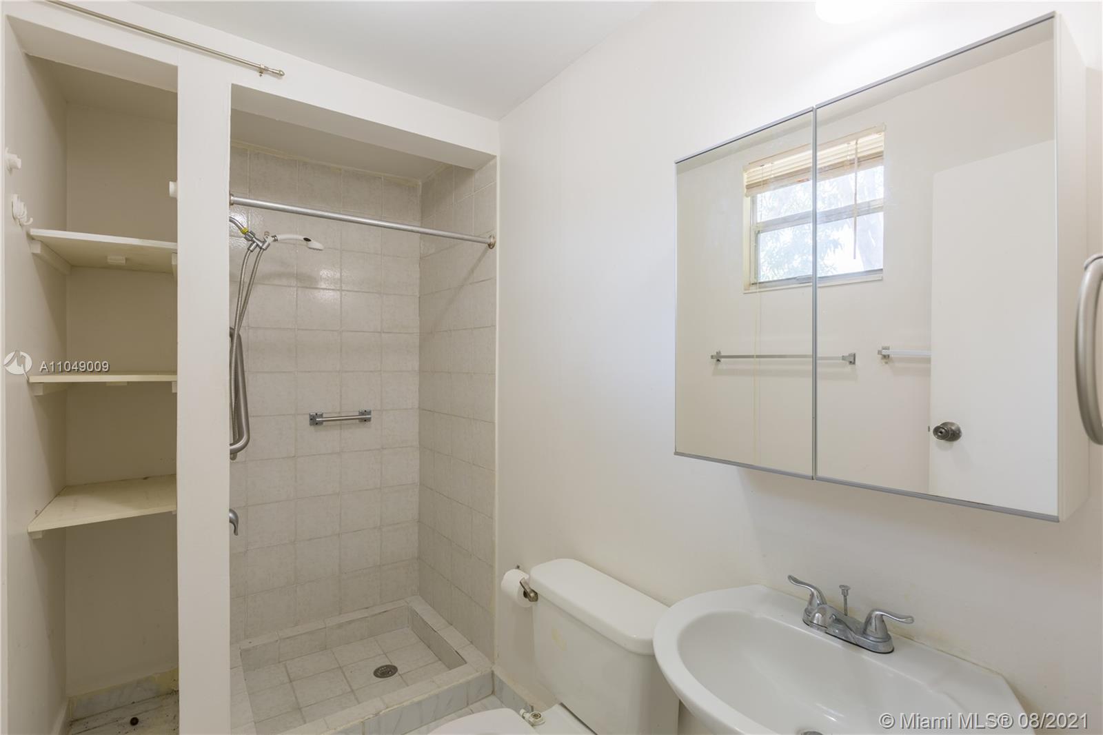 See details / 2698 sq. ft. $ 2021-05-28 0 Photo