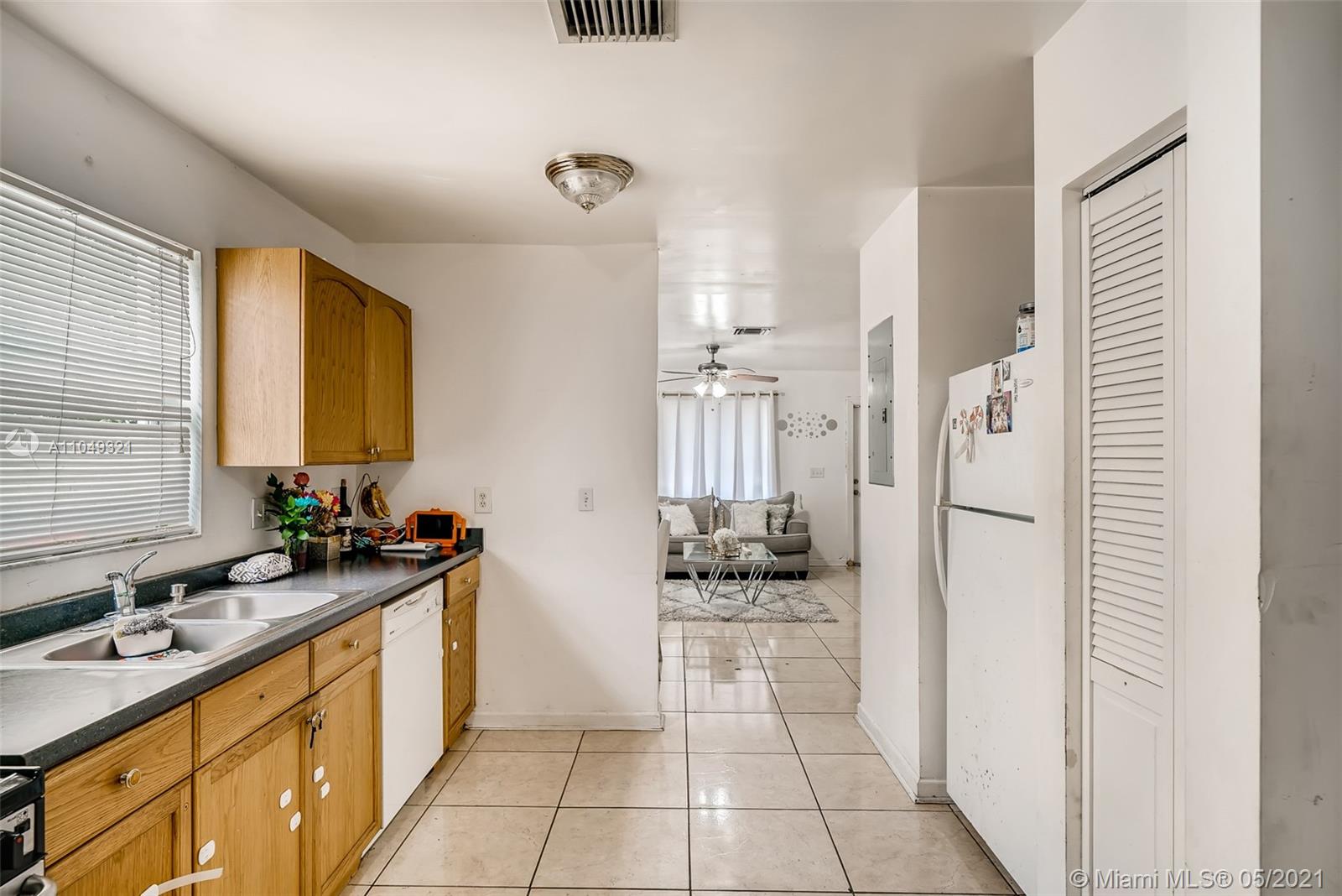 See details / 1920 sq. ft. $ 2021-05-28 0 Photo