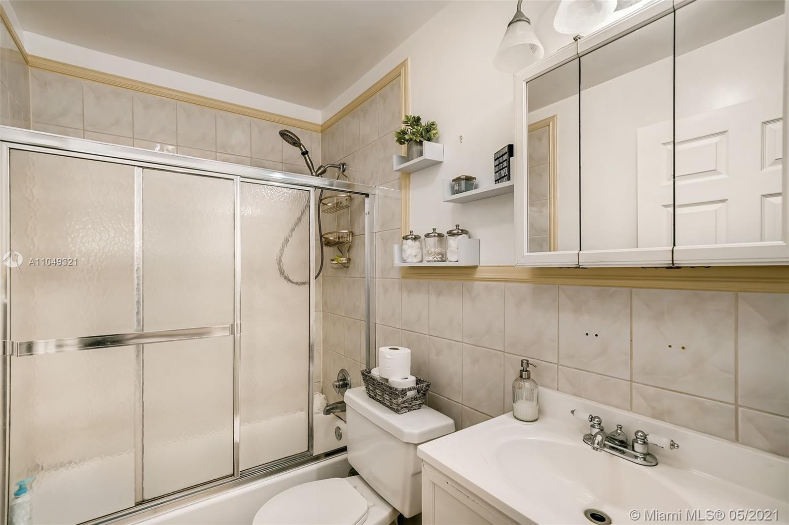 See details / 1920 sq. ft. $ 2021-05-28 0 Photo