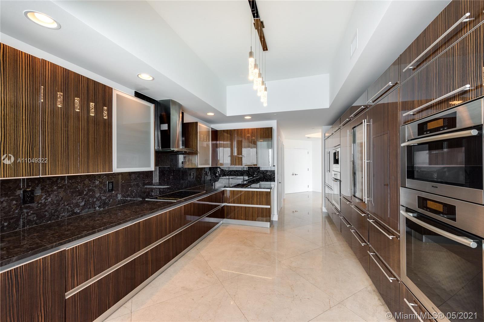 Photo of 2711 Ocean Dr #3302, Hollywood, Florida, 33019 - DINING ROOM