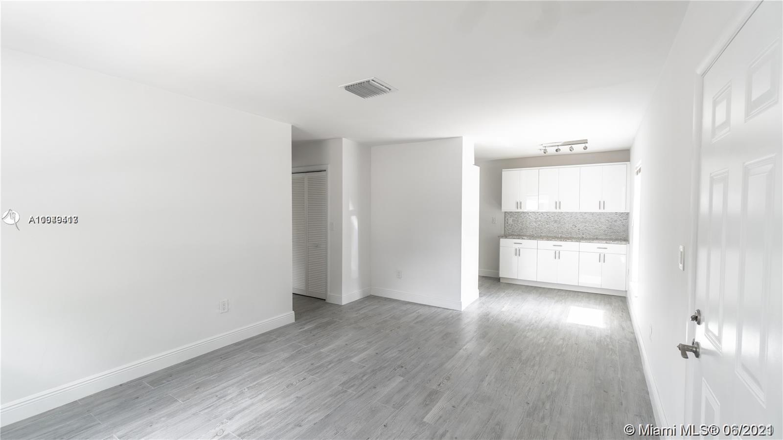 See details / 1965 sq. ft. $ 2021-05-28 0 Photo
