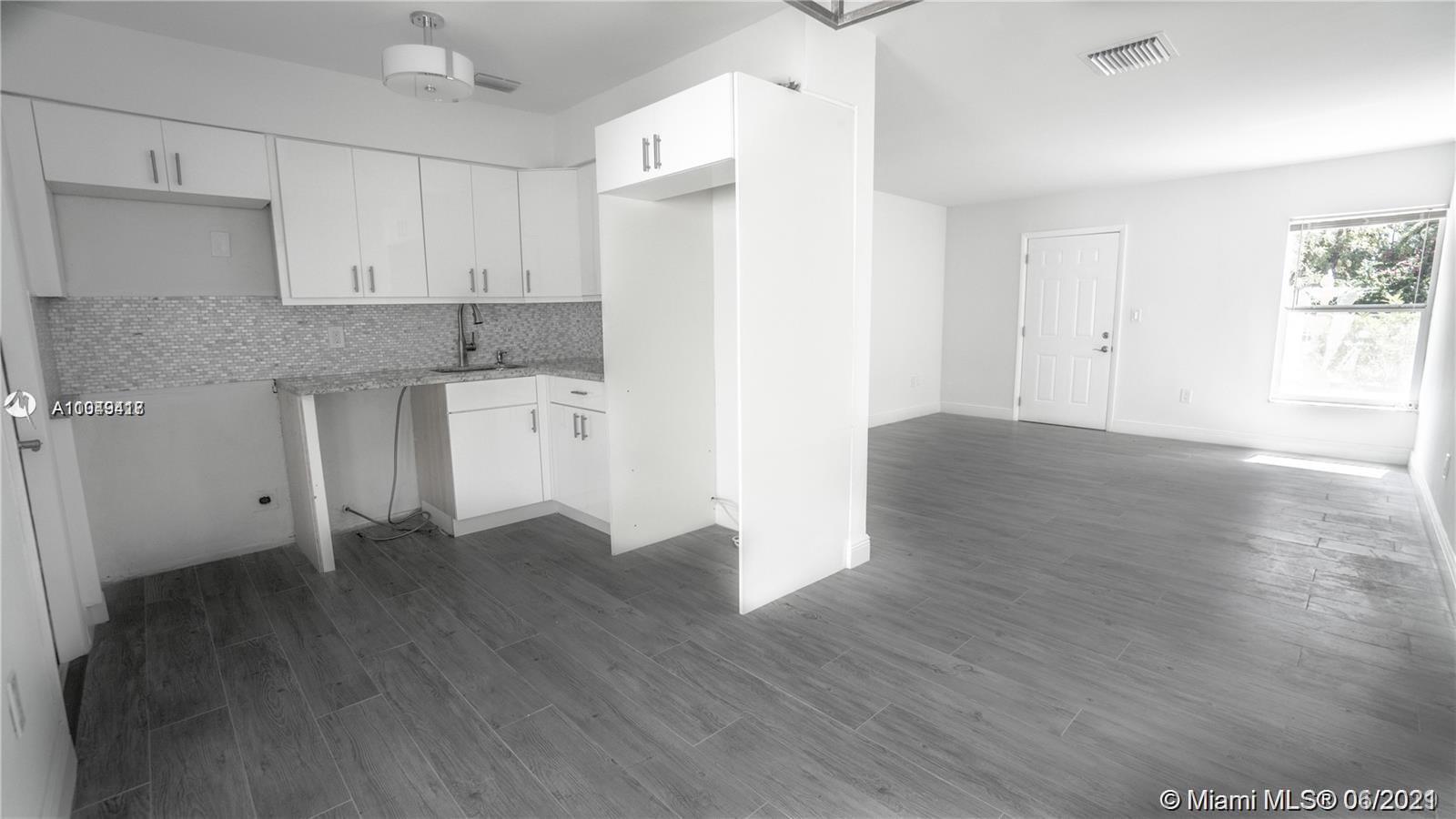 See details / 1965 sq. ft. $ 2021-05-28 0 Photo